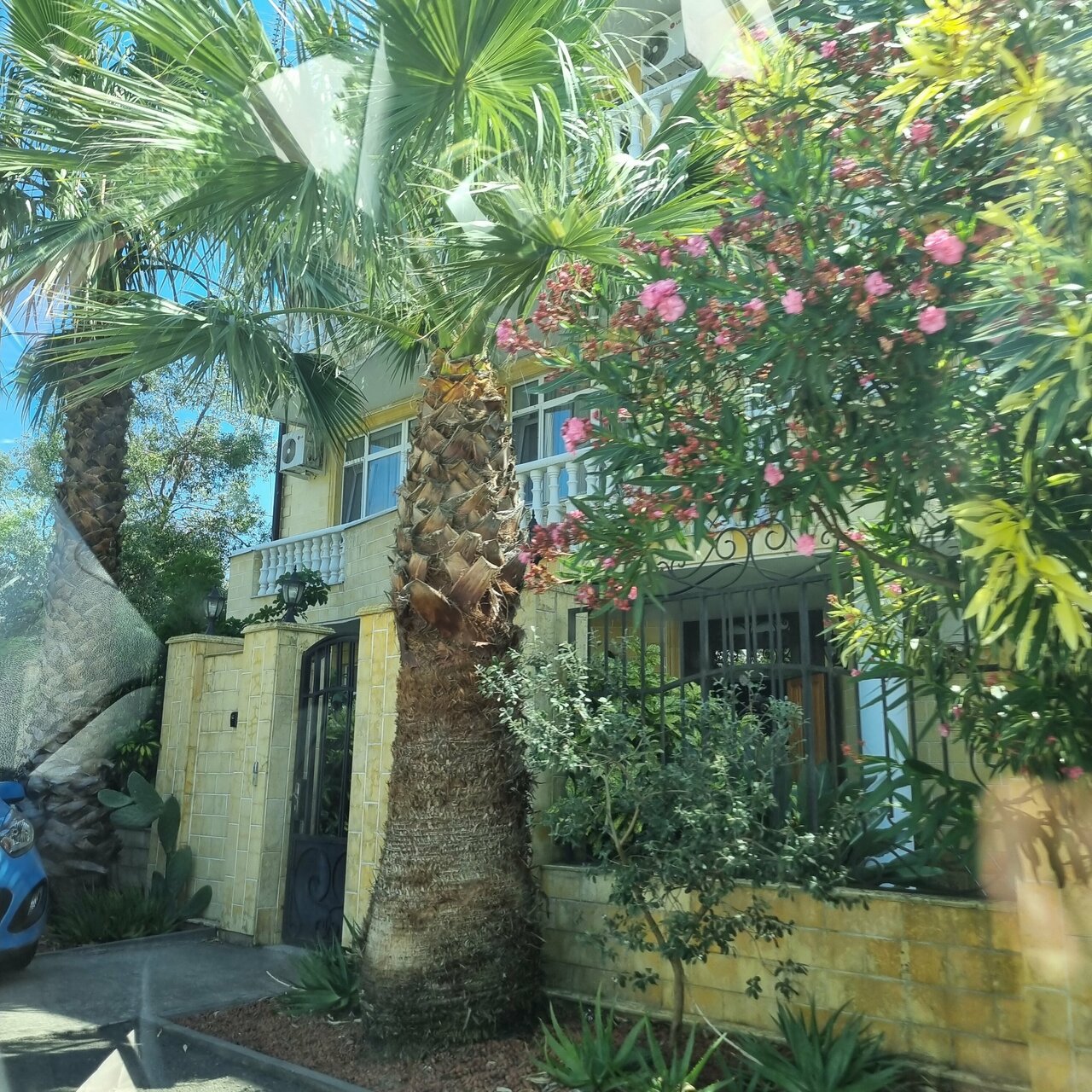 Гостиница Марс Адлер